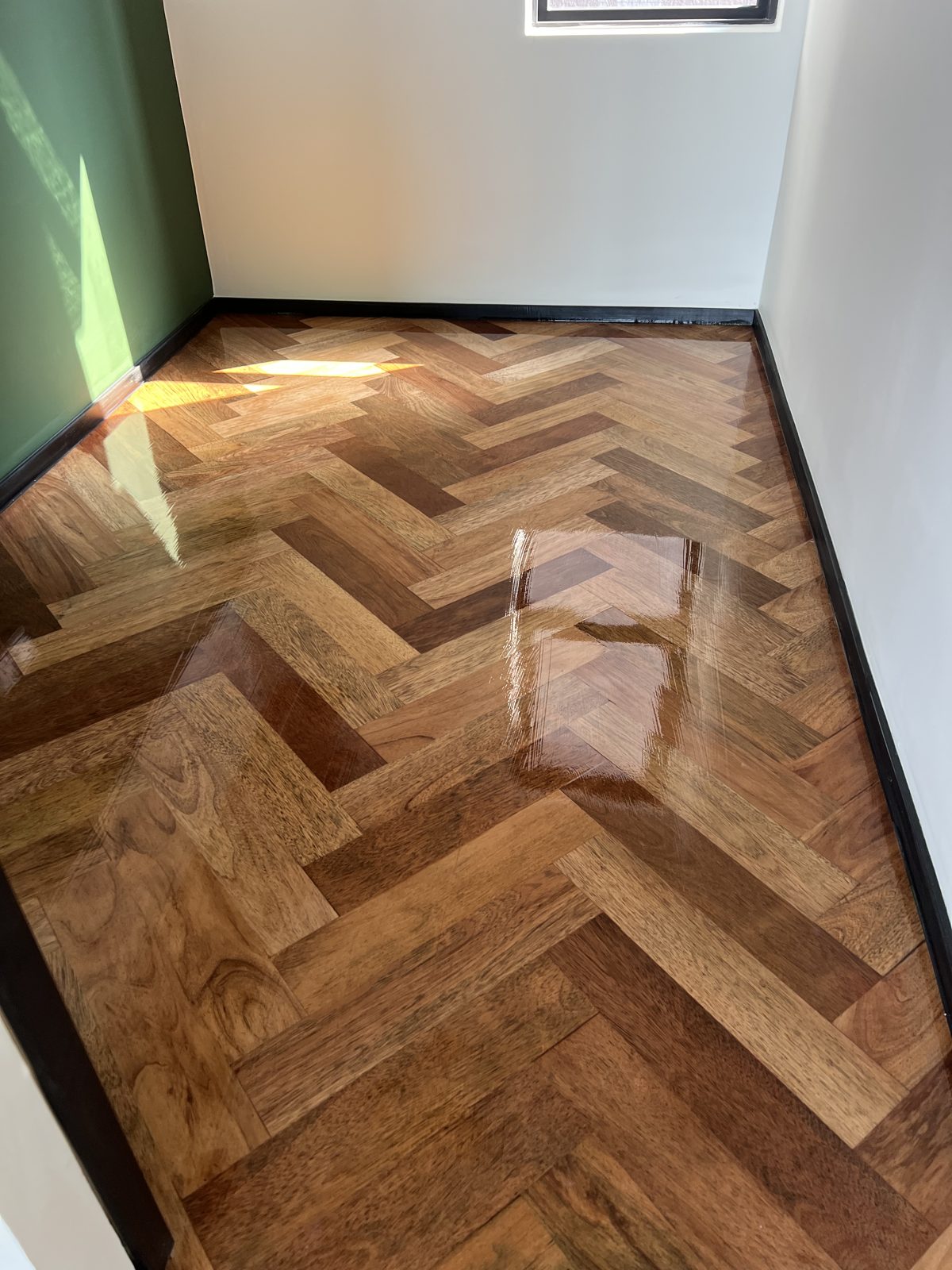 人字形地板 · 光泽面 - Tai Seng Timber Flooring