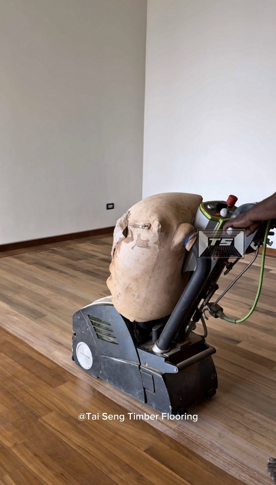 实木地板翻磨维修 机器打磨 - Floor sanding and refinishing KL